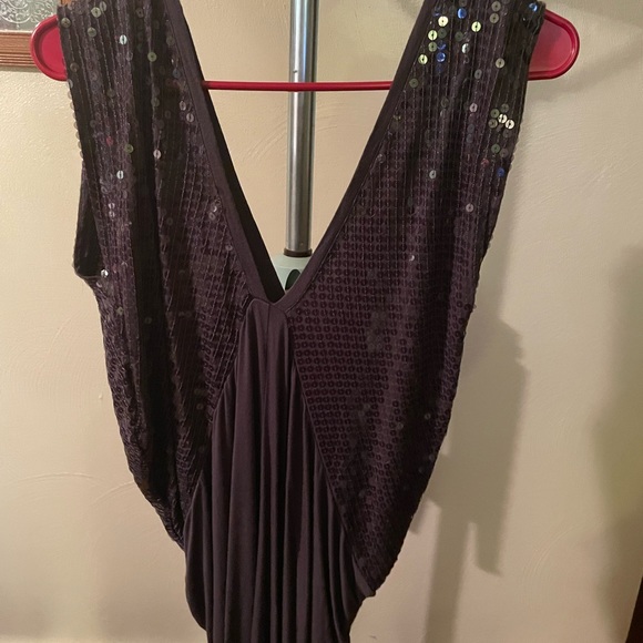 Deep V-Cut sequined top - Picture 5 of 5